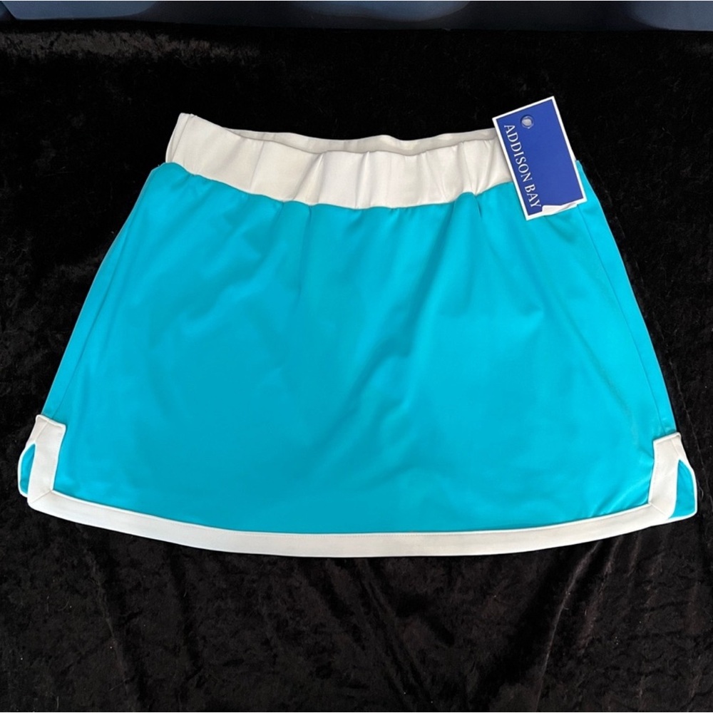 NWT Addison Bay Rally Skort/Marine Blue/ White. Size XS
